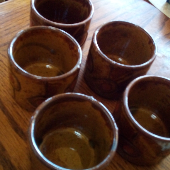 Tan Flowered Teapot with 5 cups - Picture 6 of 9